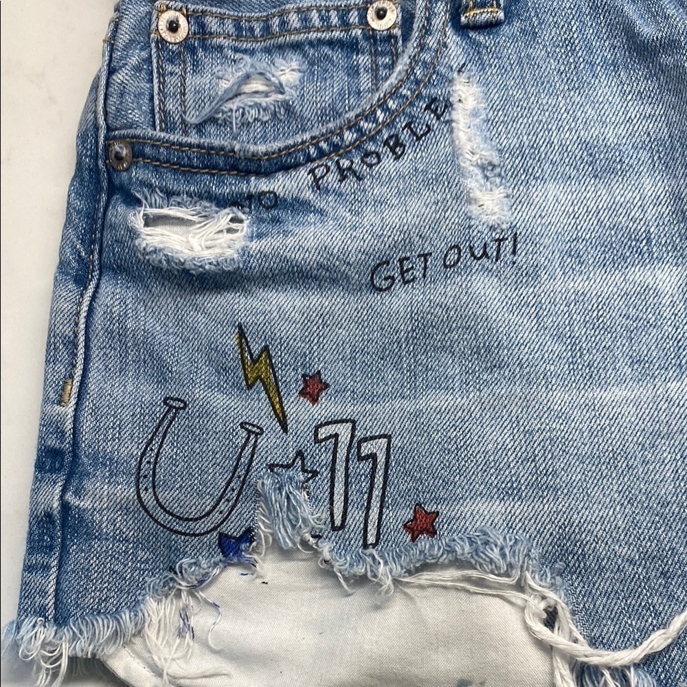 American Eagle Outfitters Vintage Hi-Rise Short Hand Painted Distressed Size 6 - Picture 4 of 13